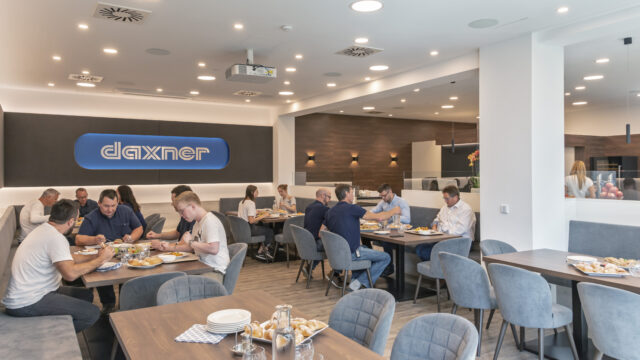 Daxner Lounge Cafeteria 6 Mitarbeiter Mittagessen Mittagspause