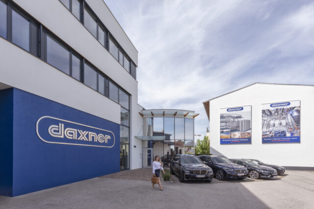 Daxner Headquarters Eingang 1