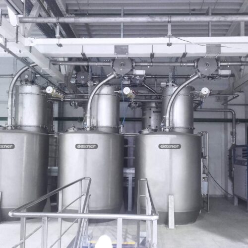 Daxner Tiernahrung Pet Food Automatisiertes Handling und Dosierung von Groß-, Klein- und Mikrokomponenten