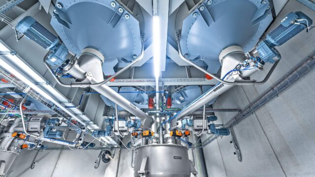Daxner Mittel- und Klein­komponenten­dosier­systeme Dosing systems for medium and small batches