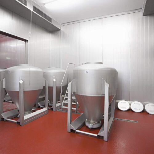 Daxner Bei den Containern der Serie DCHD wurde auf eine reinigungsfreundliche Bauform mit gerundeten Uebergaengen geachtet und horizontale Flaechen ausgespart