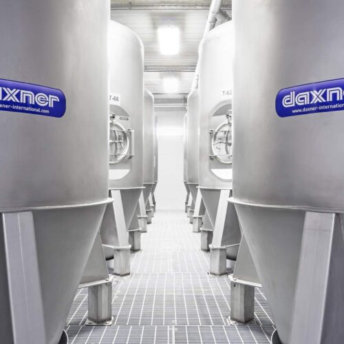 Daxner Medium components are stored in daily silos which are fed by mobile intake stations
