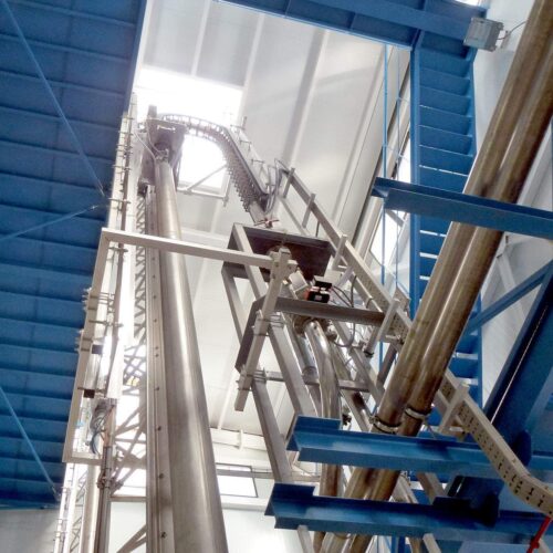 Daxner Konstruktion Engineering 3D CAD Daxner Extrusionsanlage für die Herstellung von Folien mit Verarbeitung von Recyclingmaterial und Beimengung von Füllstoffteilen (Kreide) New extrusion system for polymer production with raw materials such as Calciumcarbonat and Talkum including the processing of recycled materials.