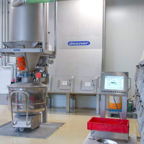 Daxner Operator guided, manual dosing system for small batches