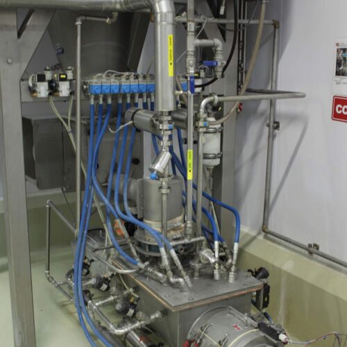 Daxner Flour, water, yeast, and oil are mixed in the dough preparation unit and then are pumped into the maturation container