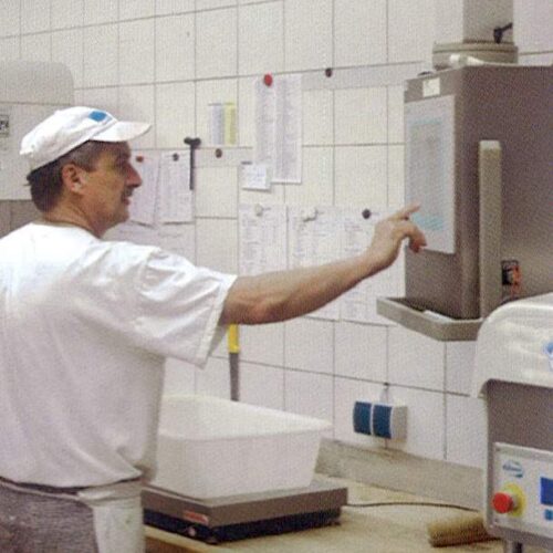 Daxner Manuelle Verwiegung Kleinkomponenten Handling Uebersichtliche und einfache Bedienung