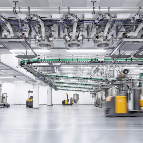 Vollautomatisches Absammelsystem mittels Daxner Container Systems DCS in Verbindung mit Fahrerlosem Transportsystem FTS Container Fully automated collection system with Daxner Container Systems DCS in connection with the Automated Guided Vehicle system AGV