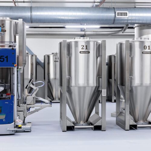 Daxner Automatischer Container Transport mittels fahrerlosem Transportsystem FTS.