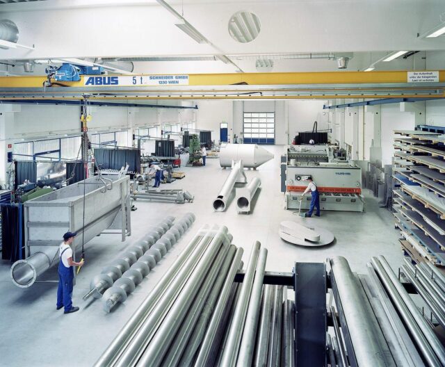 Daxner Company Firma Produktionshalle Production hall