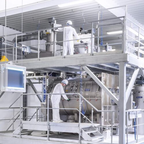 Daxner Mischturm Mixing tower Gravimetrische Spezialmischanlage für die Herstellung komplexer Backmittel Gravimetric, compact designed mixing plant equipped with two separate mixing lines