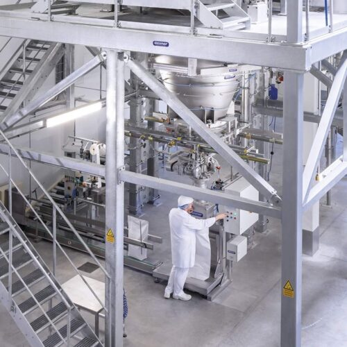 Daxner Mischturm Mixing tower Gravimetrische Spezialmischanlage für die Herstellung komplexer Backmittel Gravimetric, compact designed mixing plant equipped with two separate mixing lines