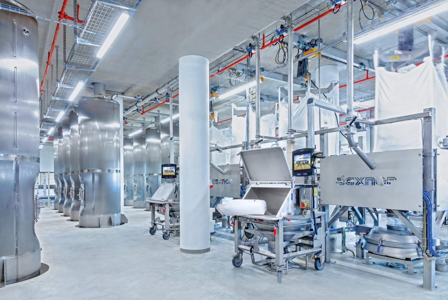 Automated Ingredient dosing solutions for the automatic mixer