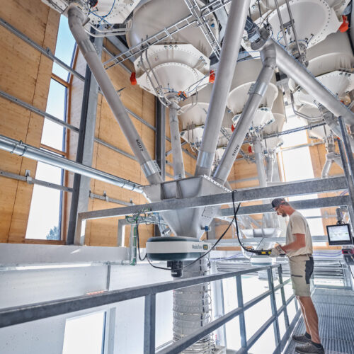 Daxner Verladehalle einer Mühlen Verladesiloanlage bulk loading station in a mill