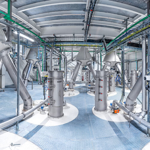 Rohstoffbeschickung der Großkomponenten-Silos